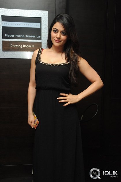 Shruti-Sodhi-at-Player-Movie-Poster-Launch